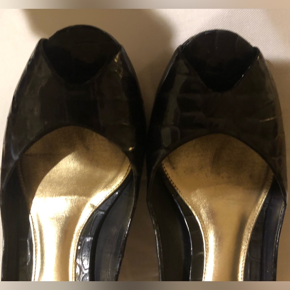Antonio Melani Blue Patent Leather Heels Size 7Med - Picture 5 of 10